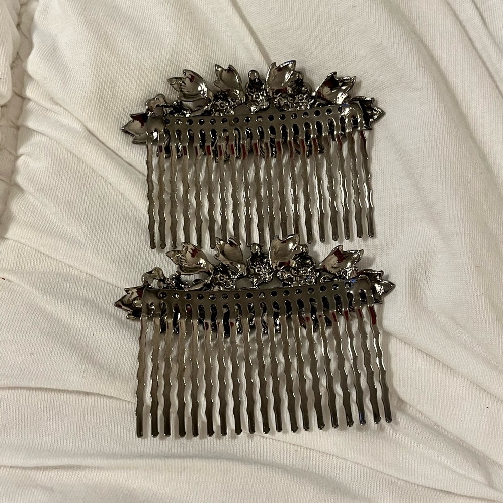 Light Green Crystal Flower Hair Combs (NWOT) - Picture 3 of 4